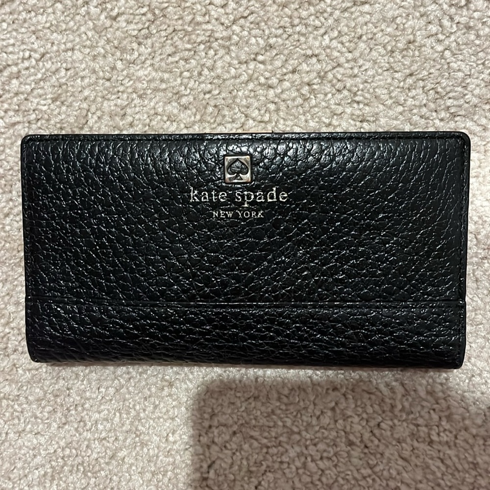 Kate Spade Bifold Snap Wallet — Black